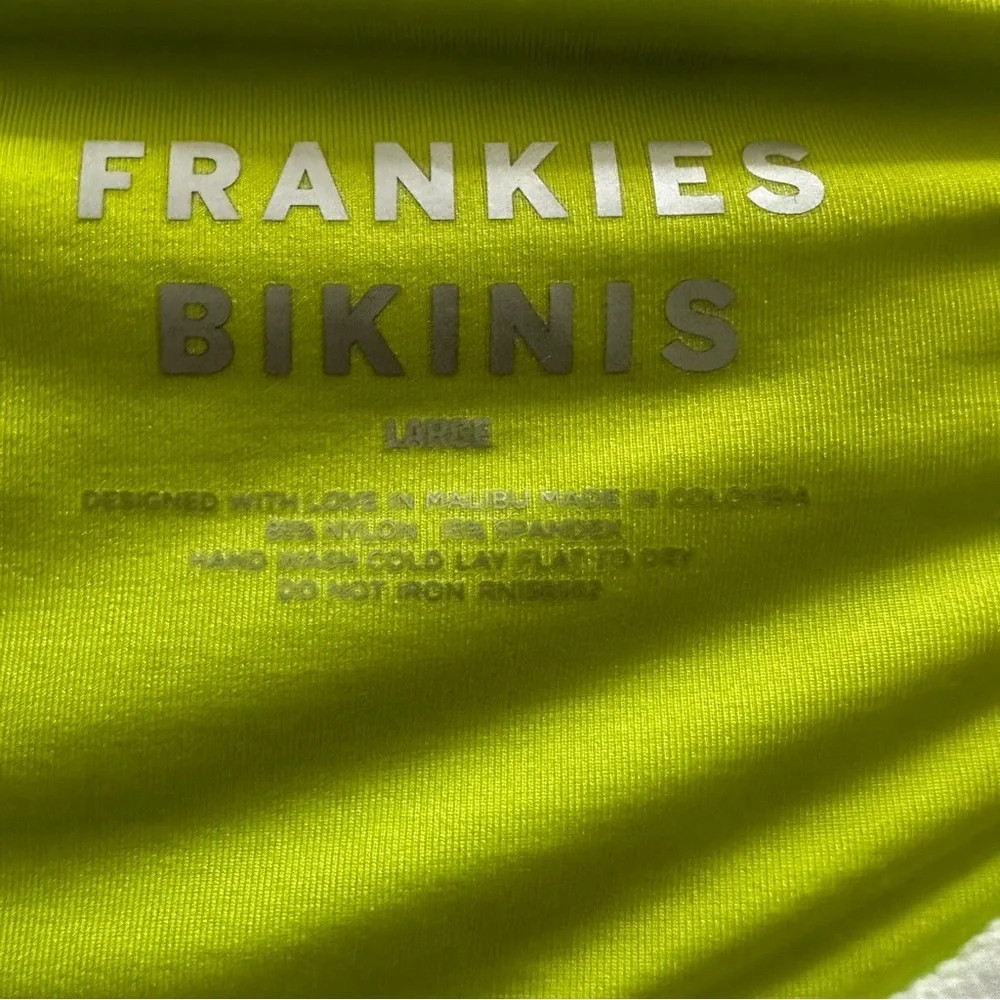 Frankie's Bikinis Maggie Underwire Bikini Top size L